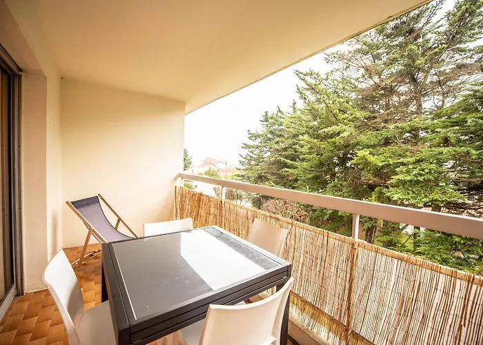 A Deux Pas De Gilles Croix De Vie *